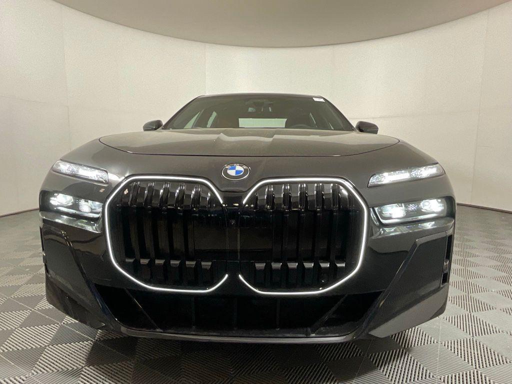 new 2025 BMW 760 car, priced at $137,625