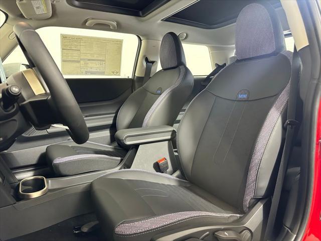 new 2025 MINI Hardtop car, priced at $32,430