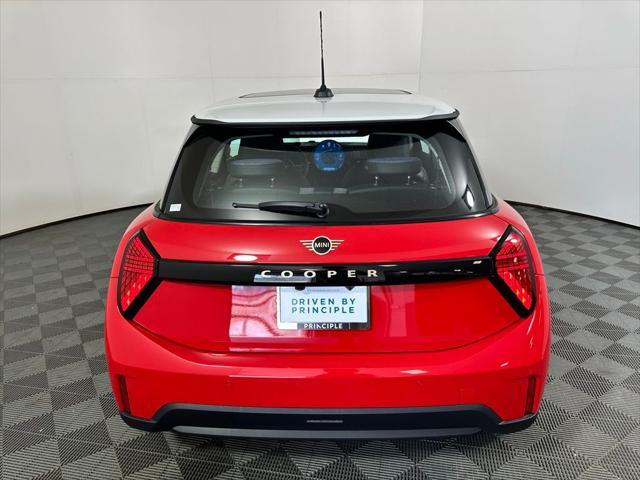 new 2025 MINI Hardtop car, priced at $32,430