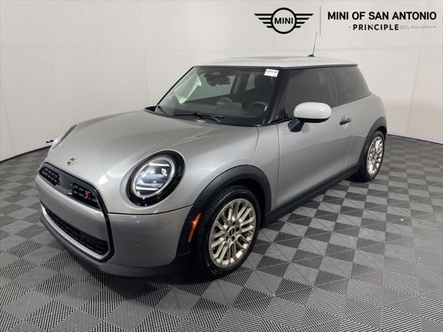 used 2025 MINI Hardtop car