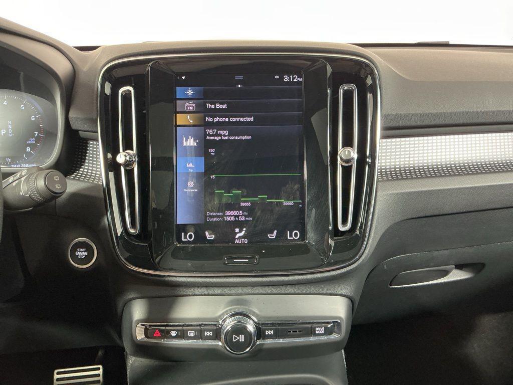 used 2021 Volvo XC40 car, priced at $24,762