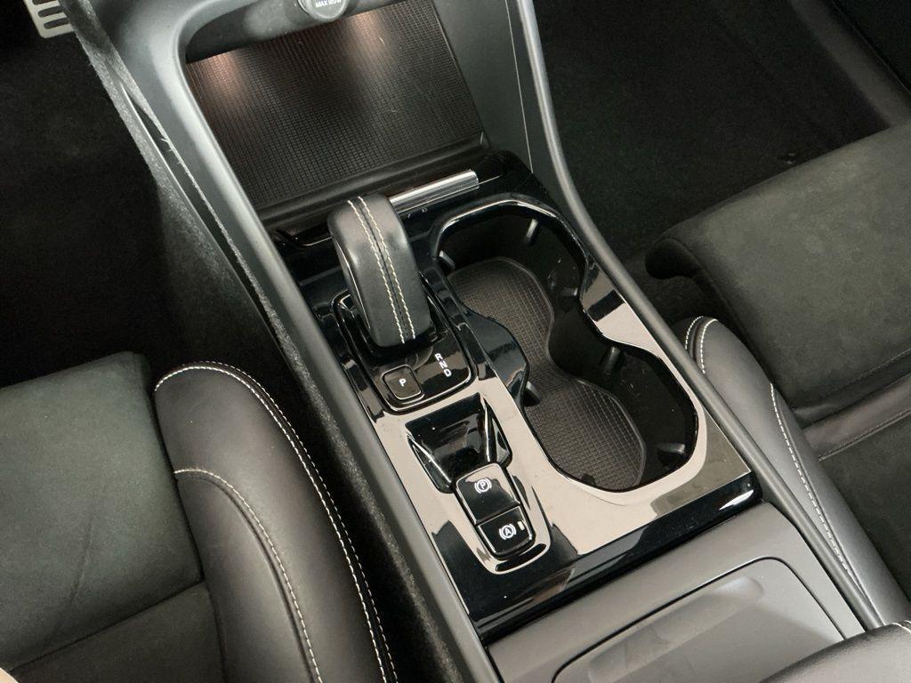 used 2021 Volvo XC40 car, priced at $24,762