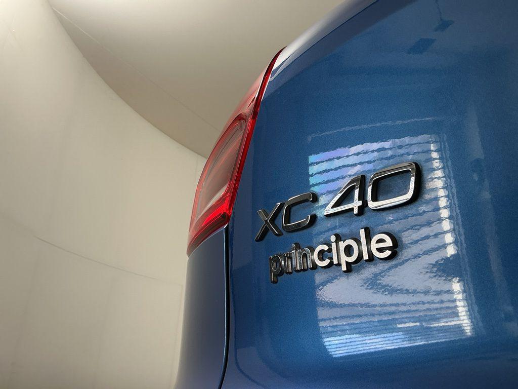 used 2021 Volvo XC40 car, priced at $24,762