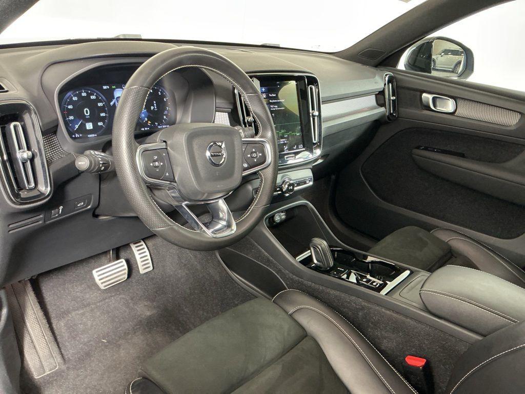 used 2021 Volvo XC40 car, priced at $24,762