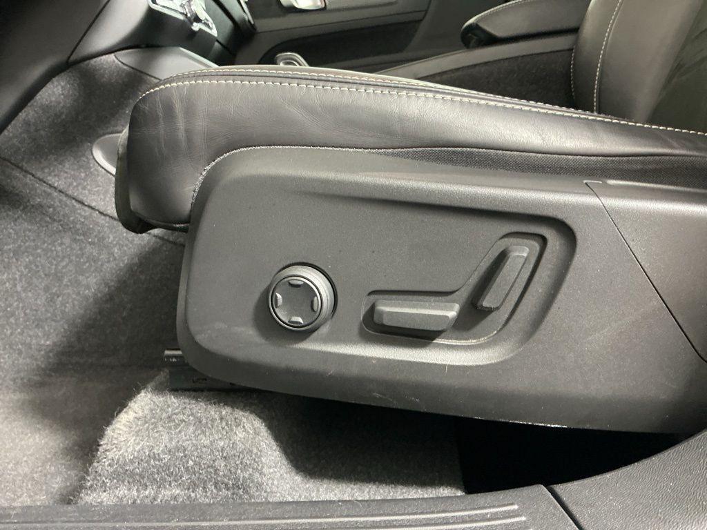 used 2021 Volvo XC40 car, priced at $24,762