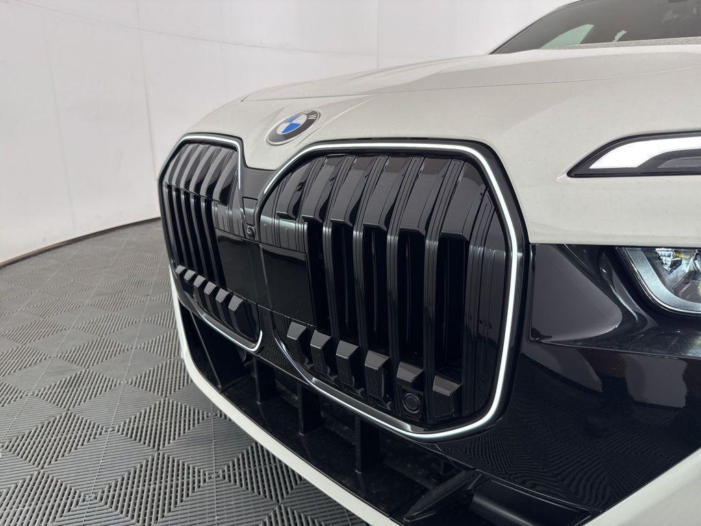 new 2025 BMW 760 car, priced at $129,225