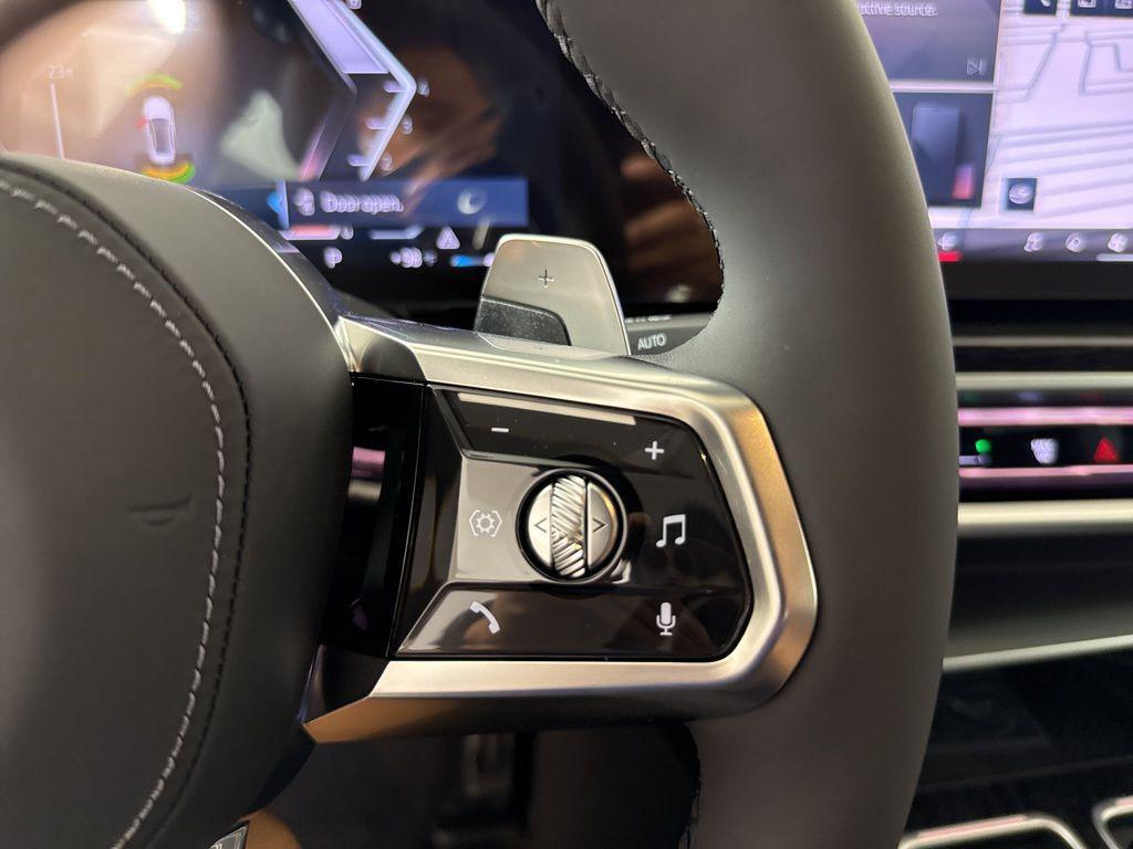 new 2025 BMW 760 car, priced at $129,225