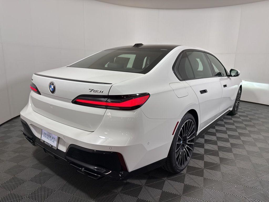 new 2025 BMW 760 car, priced at $129,225