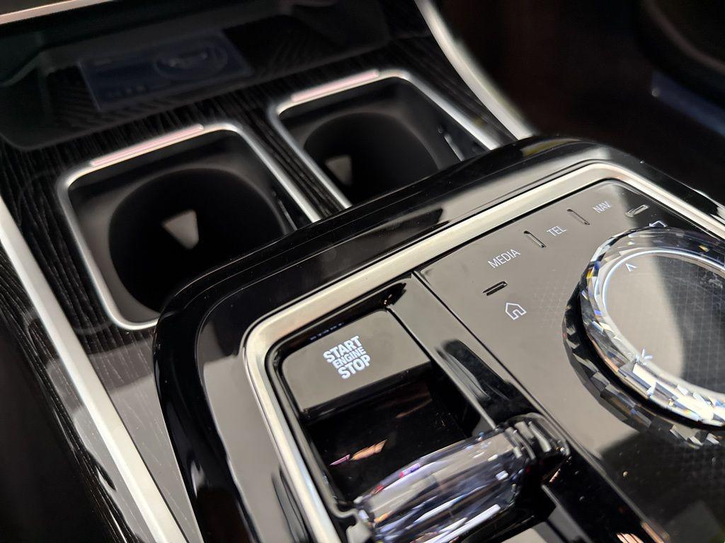new 2025 BMW 760 car, priced at $129,225