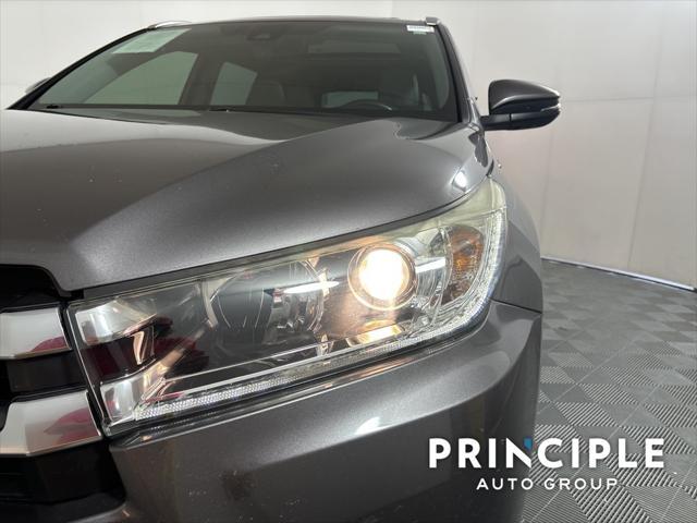 used 2018 Toyota Highlander car, priced at $25,262