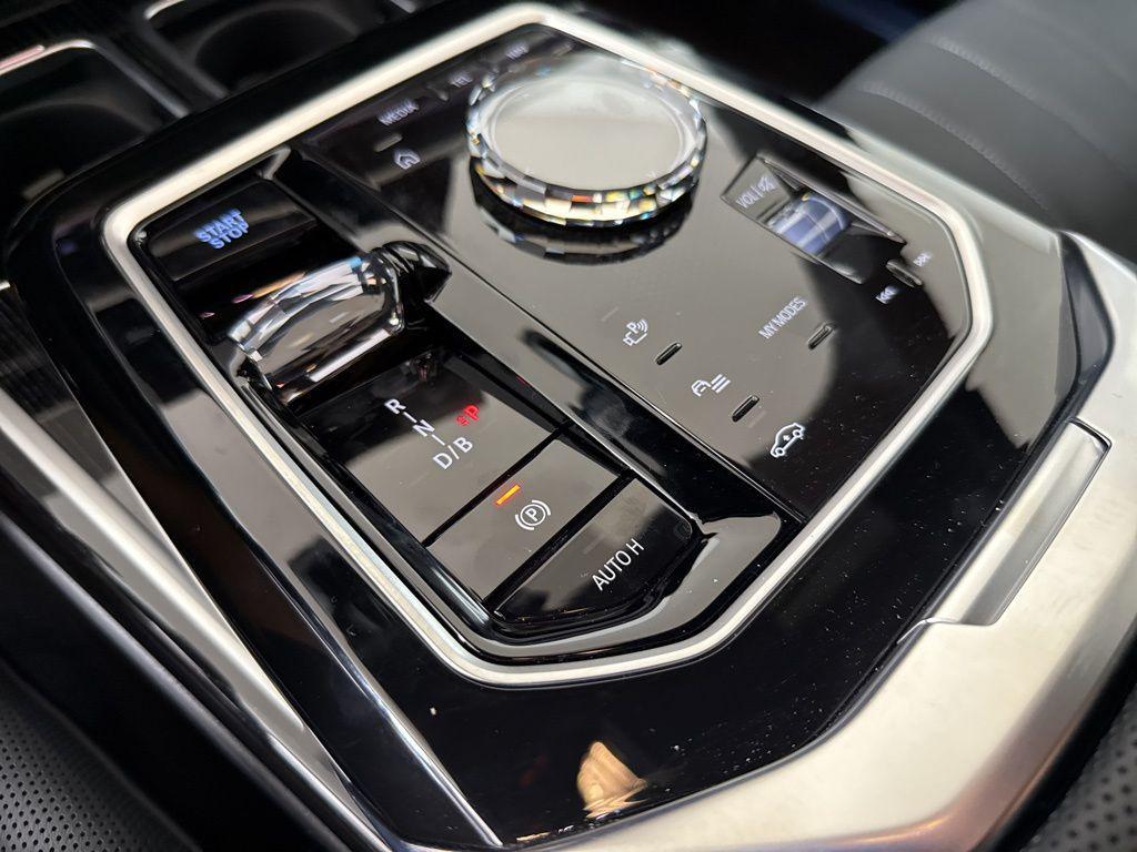 new 2025 BMW i7 car, priced at $117,880