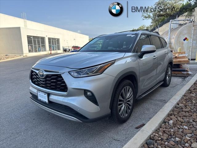 used 2020 Toyota Highlander Hybrid car, priced at $34,962