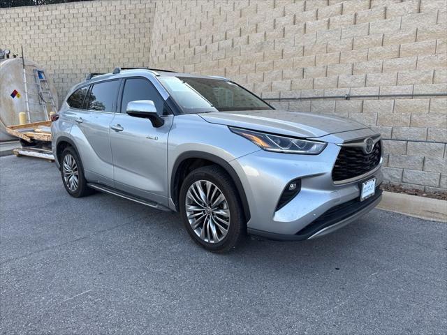 used 2020 Toyota Highlander Hybrid car, priced at $34,962