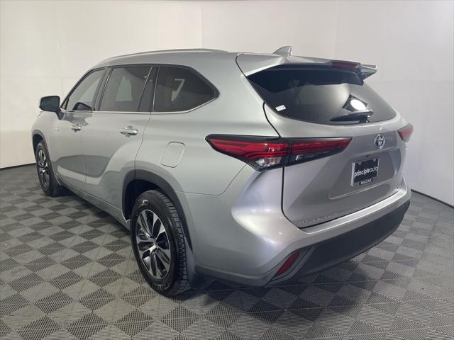 used 2020 Toyota Highlander Hybrid car, priced at $33,762