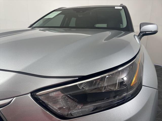 used 2020 Toyota Highlander Hybrid car, priced at $33,762