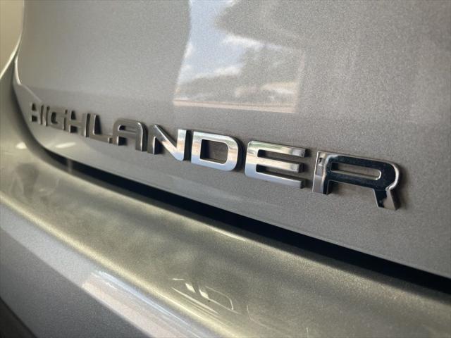 used 2020 Toyota Highlander Hybrid car, priced at $33,762