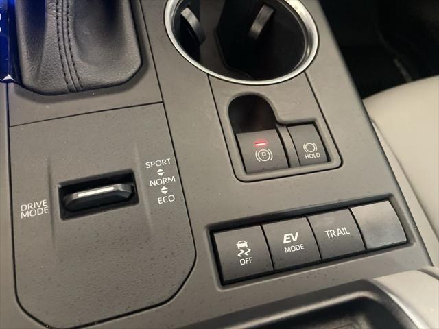 used 2020 Toyota Highlander Hybrid car, priced at $33,762