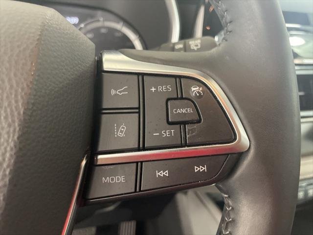 used 2020 Toyota Highlander Hybrid car, priced at $33,762
