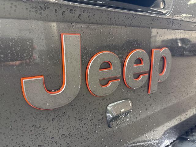 used 2021 Jeep Gladiator car, priced at $33,262
