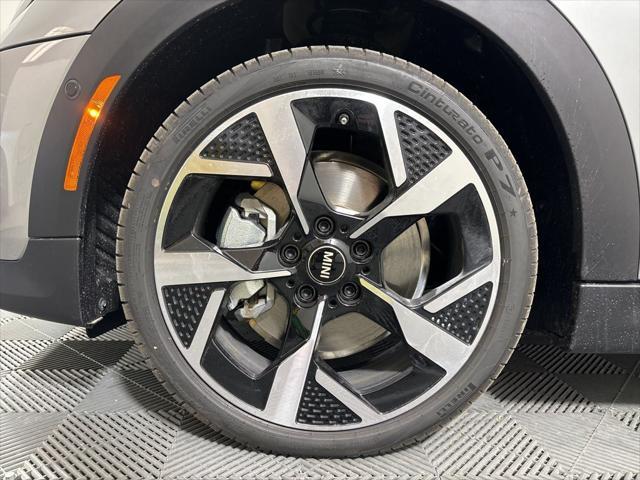 new 2025 MINI Hardtop car, priced at $37,725