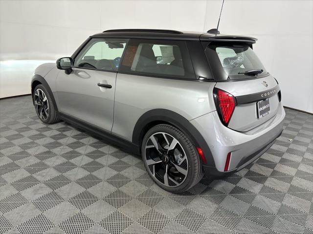 new 2025 MINI Hardtop car, priced at $37,725