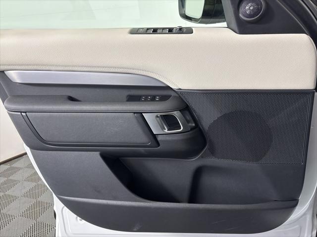 used 2022 Land Rover Discovery car, priced at $39,962