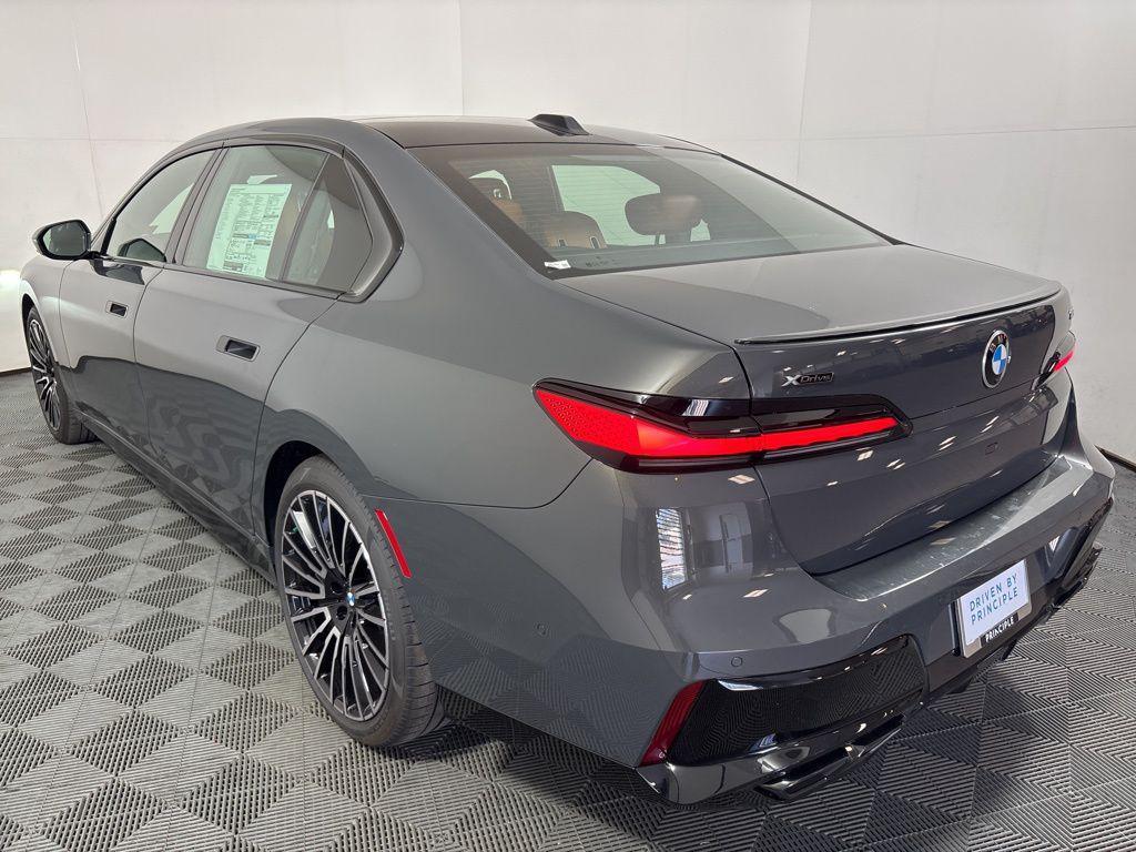 new 2025 BMW 760 car, priced at $132,255