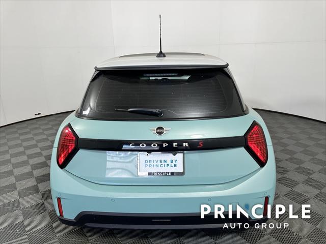 new 2025 MINI Hardtop car, priced at $37,805