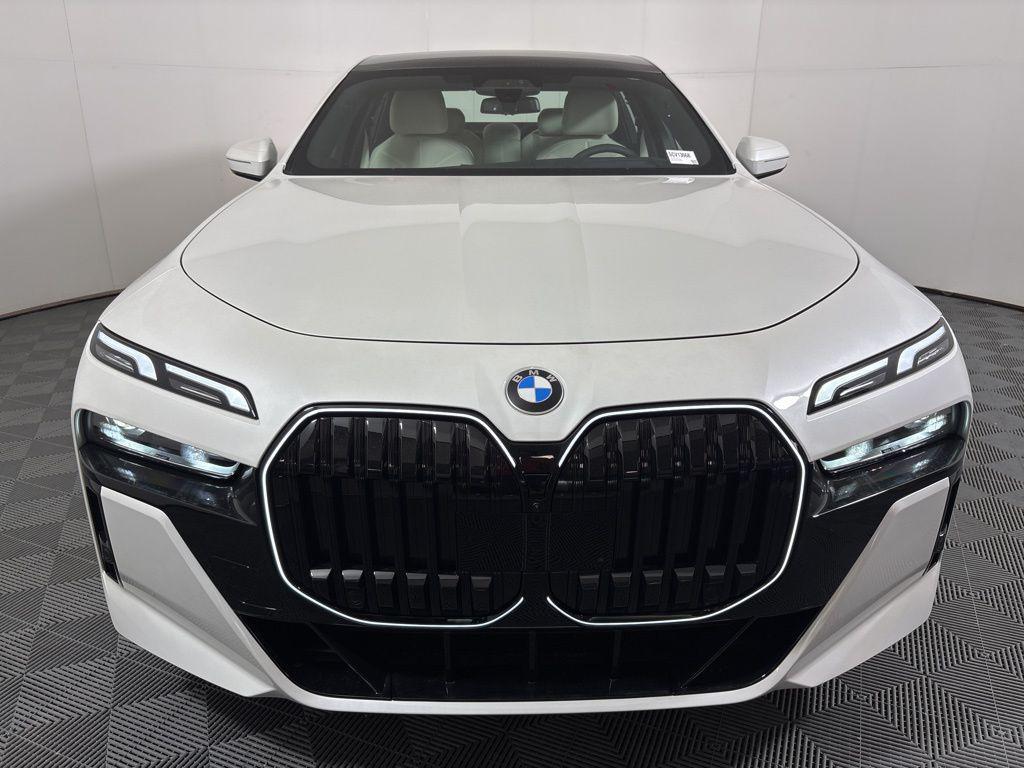 new 2025 BMW 760 car, priced at $132,225