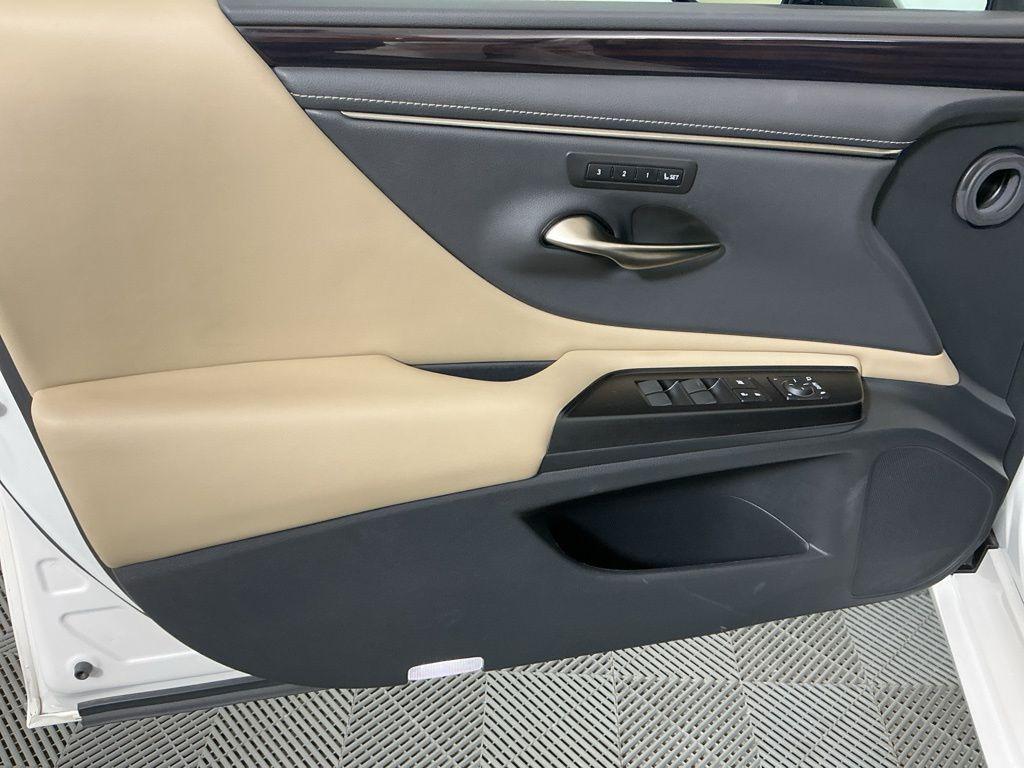 used 2020 Lexus ES 350 car, priced at $27,762