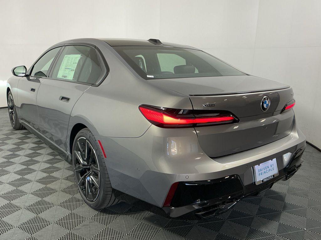 new 2025 BMW 760 car, priced at $129,735