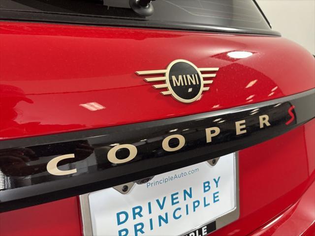 new 2025 MINI Hardtop car, priced at $37,110
