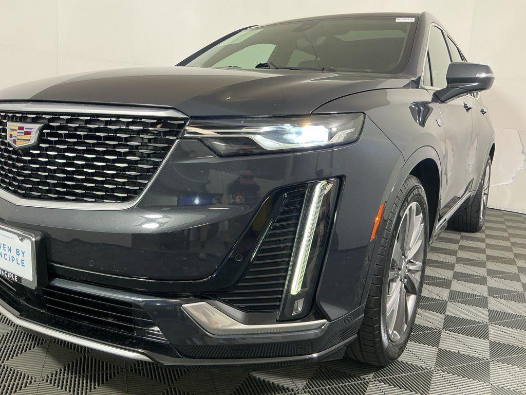 used 2022 Cadillac XT6 car, priced at $32,962