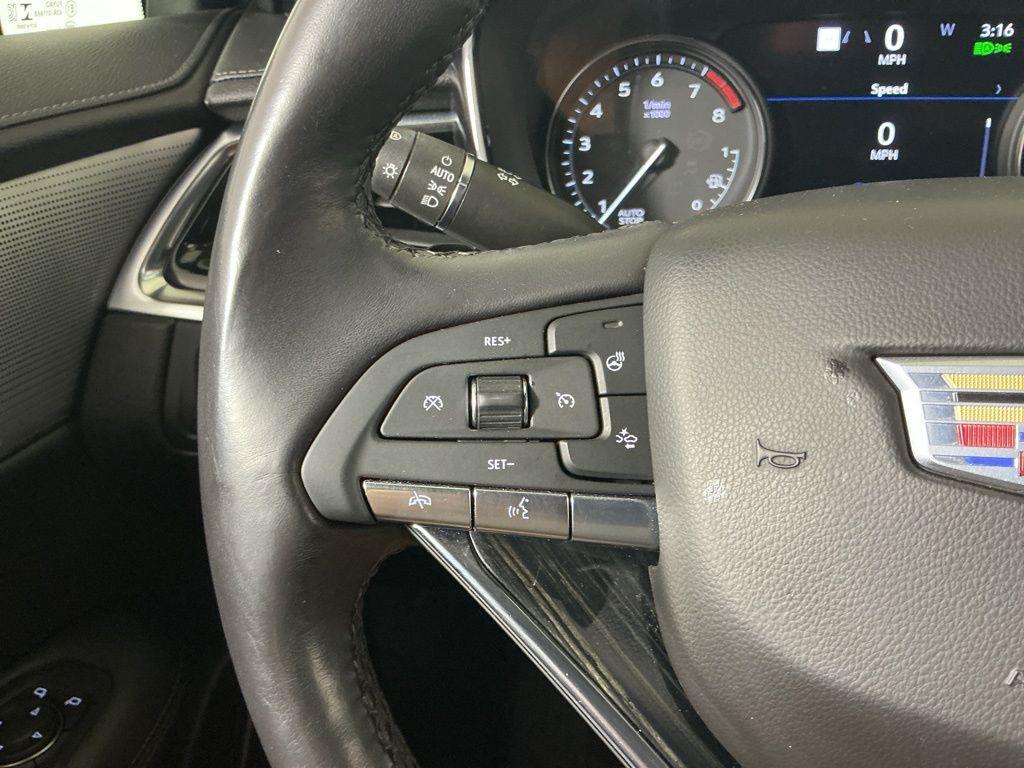 used 2022 Cadillac XT6 car, priced at $32,962
