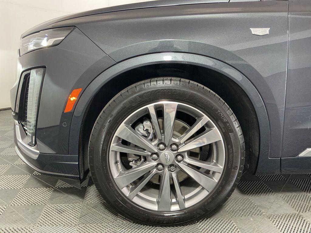 used 2022 Cadillac XT6 car, priced at $32,962