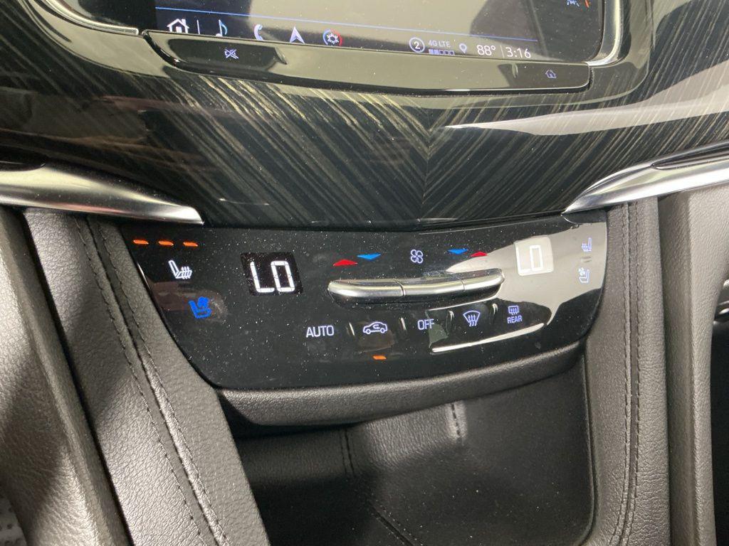 used 2022 Cadillac XT6 car, priced at $32,962
