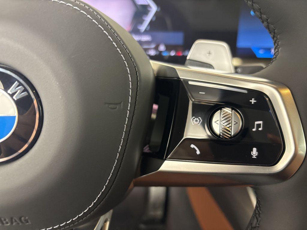 new 2025 BMW 760 car, priced at $135,375