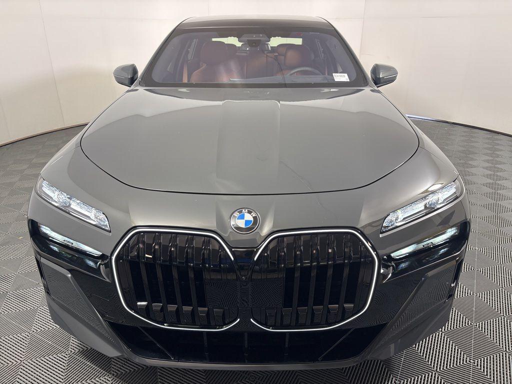 new 2025 BMW 760 car, priced at $135,375