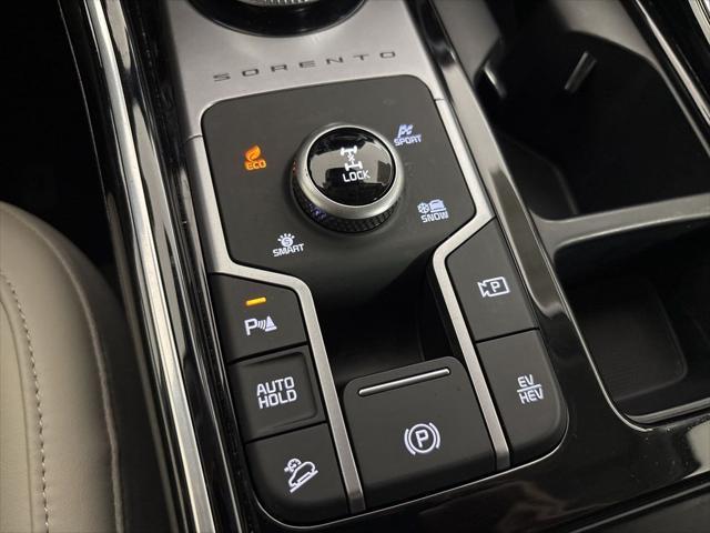 used 2022 Kia Sorento Plug-In Hybrid car, priced at $31,762