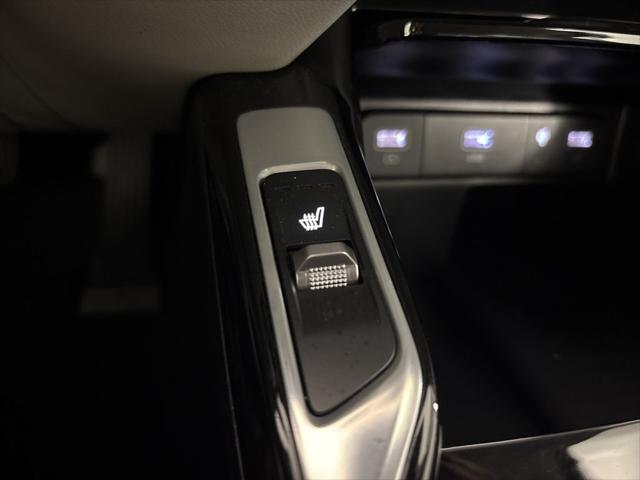 used 2022 Kia Sorento Plug-In Hybrid car, priced at $31,762