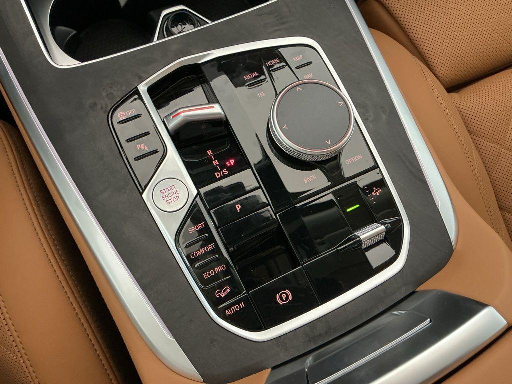 new 2026 BMW X7 car, priced at $94,075