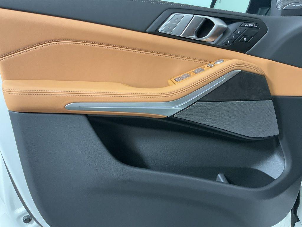new 2026 BMW X7 car, priced at $94,075