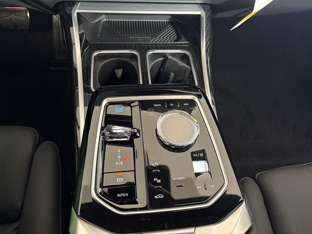 new 2025 BMW i7 car, priced at $132,380