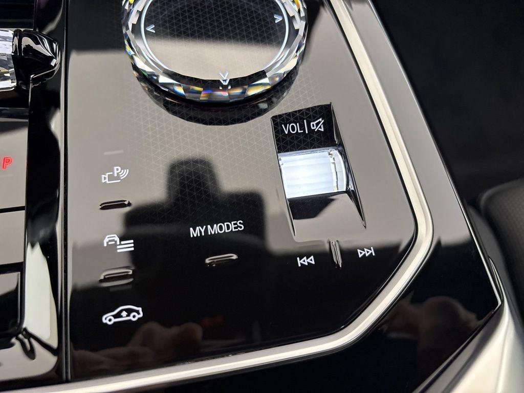 new 2025 BMW i7 car, priced at $132,380