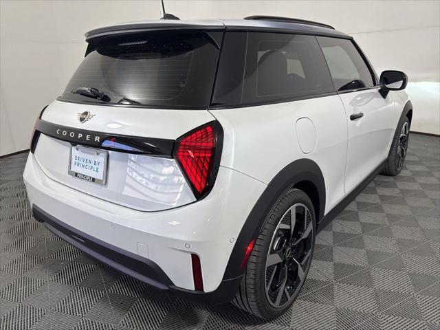 new 2025 MINI Hardtop car, priced at $39,225