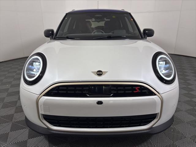 new 2025 MINI Hardtop car, priced at $39,225