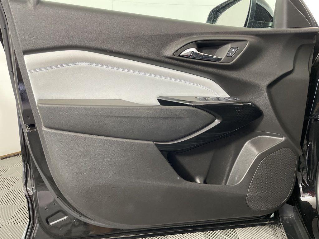 used 2025 Chevrolet Trax car, priced at $20,962