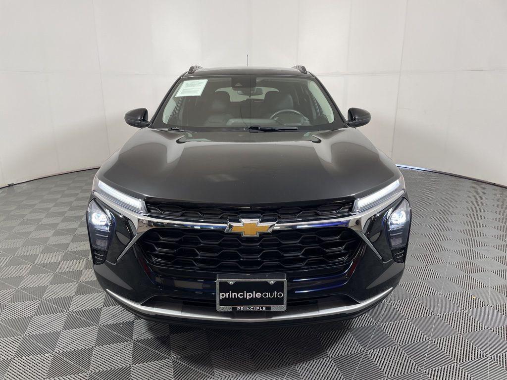 used 2025 Chevrolet Trax car, priced at $20,962