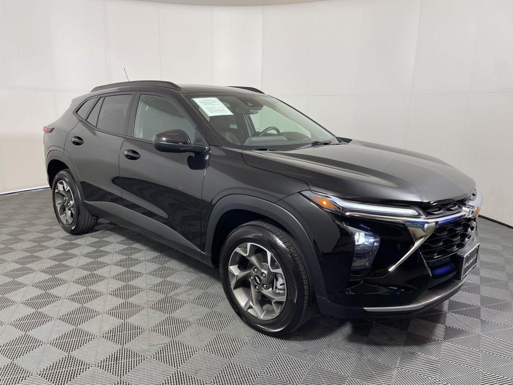 used 2025 Chevrolet Trax car, priced at $20,962