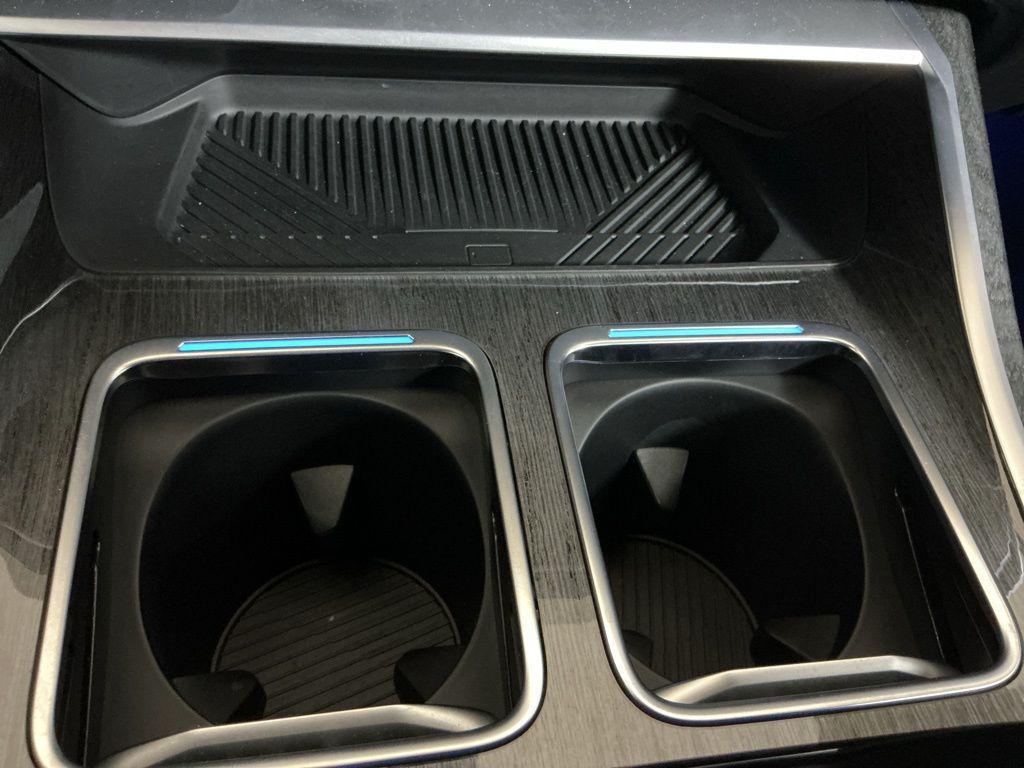 used 2024 BMW i7 car, priced at $83,962